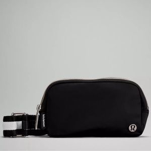 Lululemon Everywhere Crossbody Bag